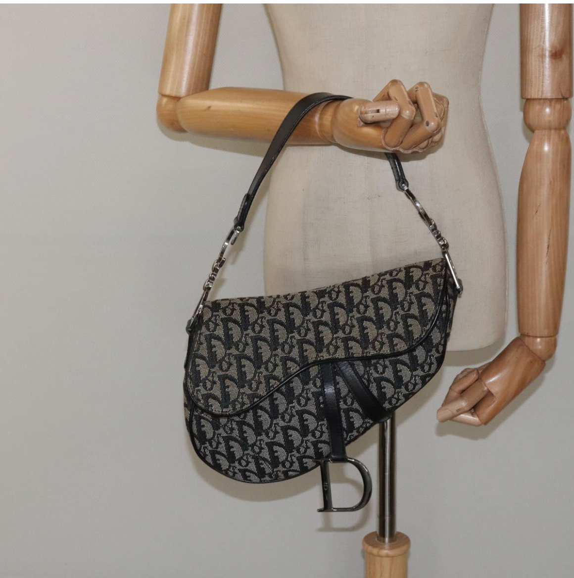 Dior Saddle Vintage en canvas negro