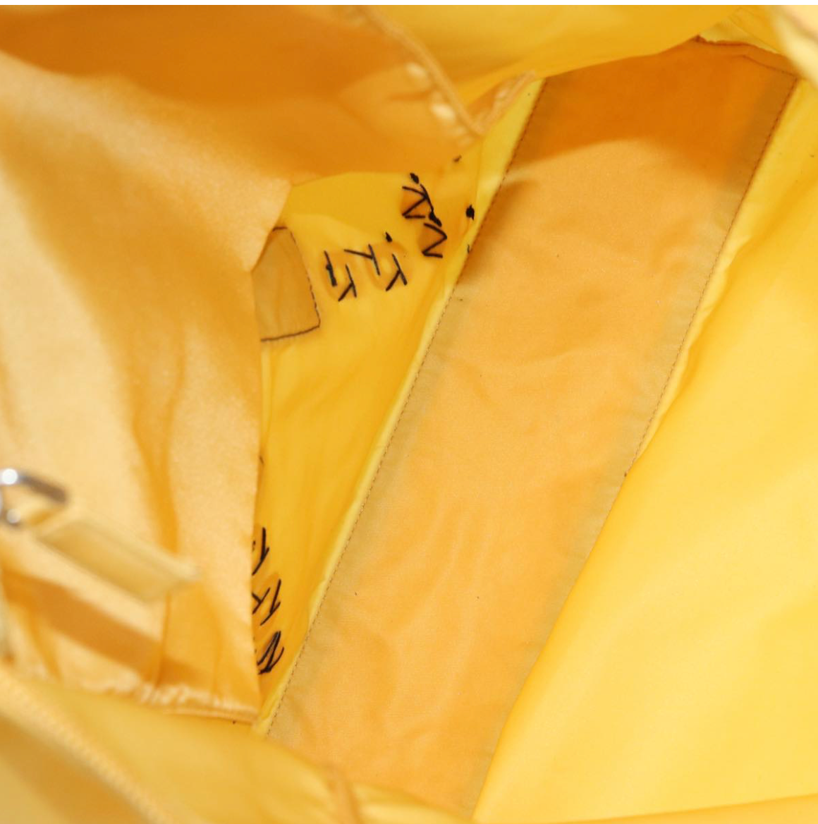 Prada Tessuto Robot Tote en nylon amarillo – Edición exclusiva de años 2004–2005