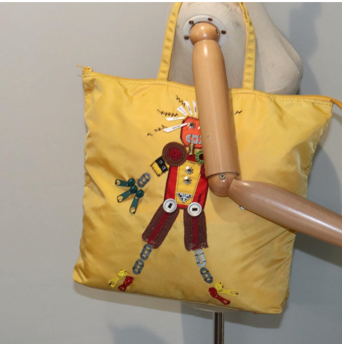 Prada Tessuto Robot Tote en nylon amarillo – Edición exclusiva de años 2004–2005