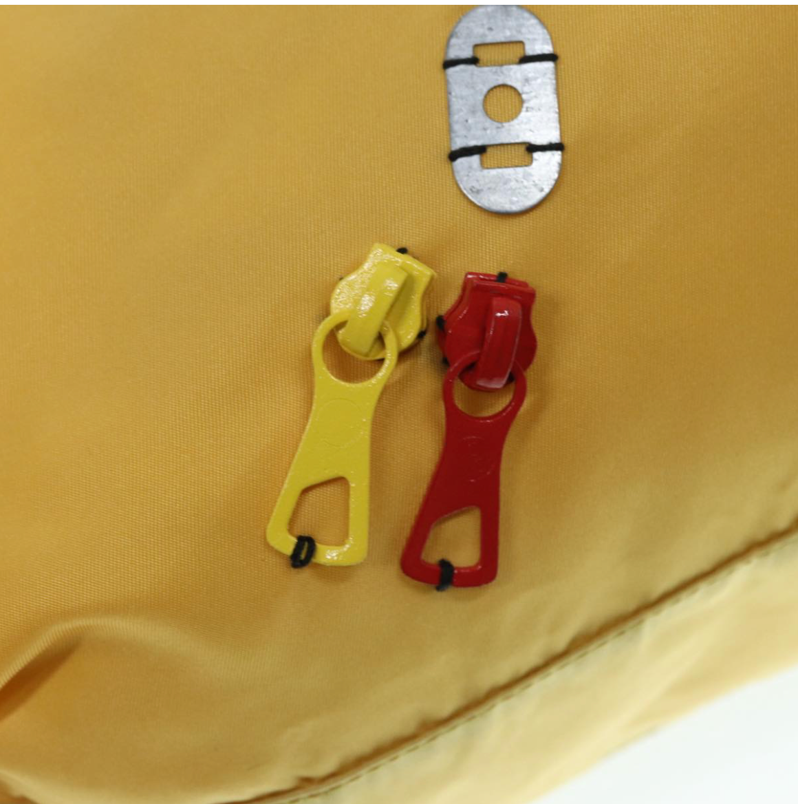 Prada Tessuto Robot Tote en nylon amarillo – Edición exclusiva de años 2004–2005