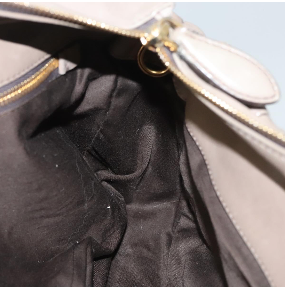 Bolso Miu Miu de piel gris topo