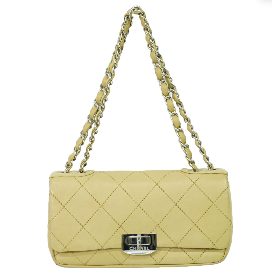 Chanel Wild Stitch en cuero beige