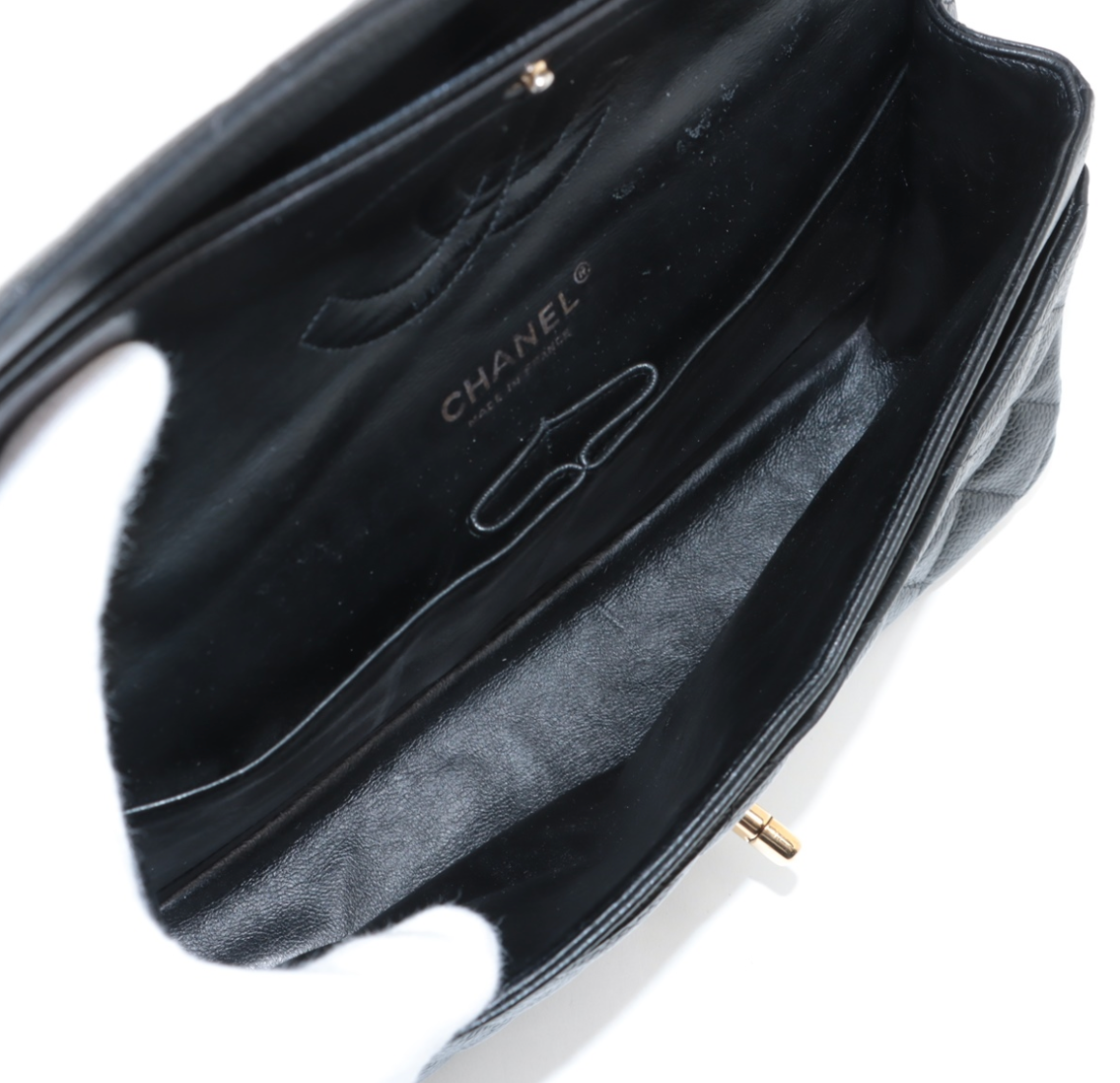 Chanel Classic Double Flap Mediano 11.12 en piel negra con hardware 24k