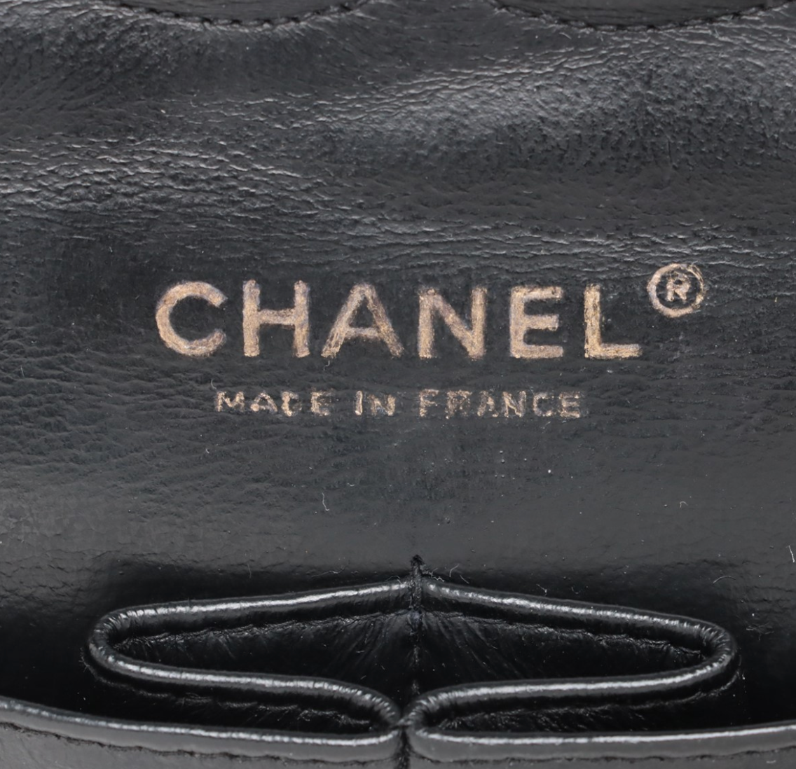 Chanel Classic Double Flap Mediano 11.12 en piel negra con hardware 24k
