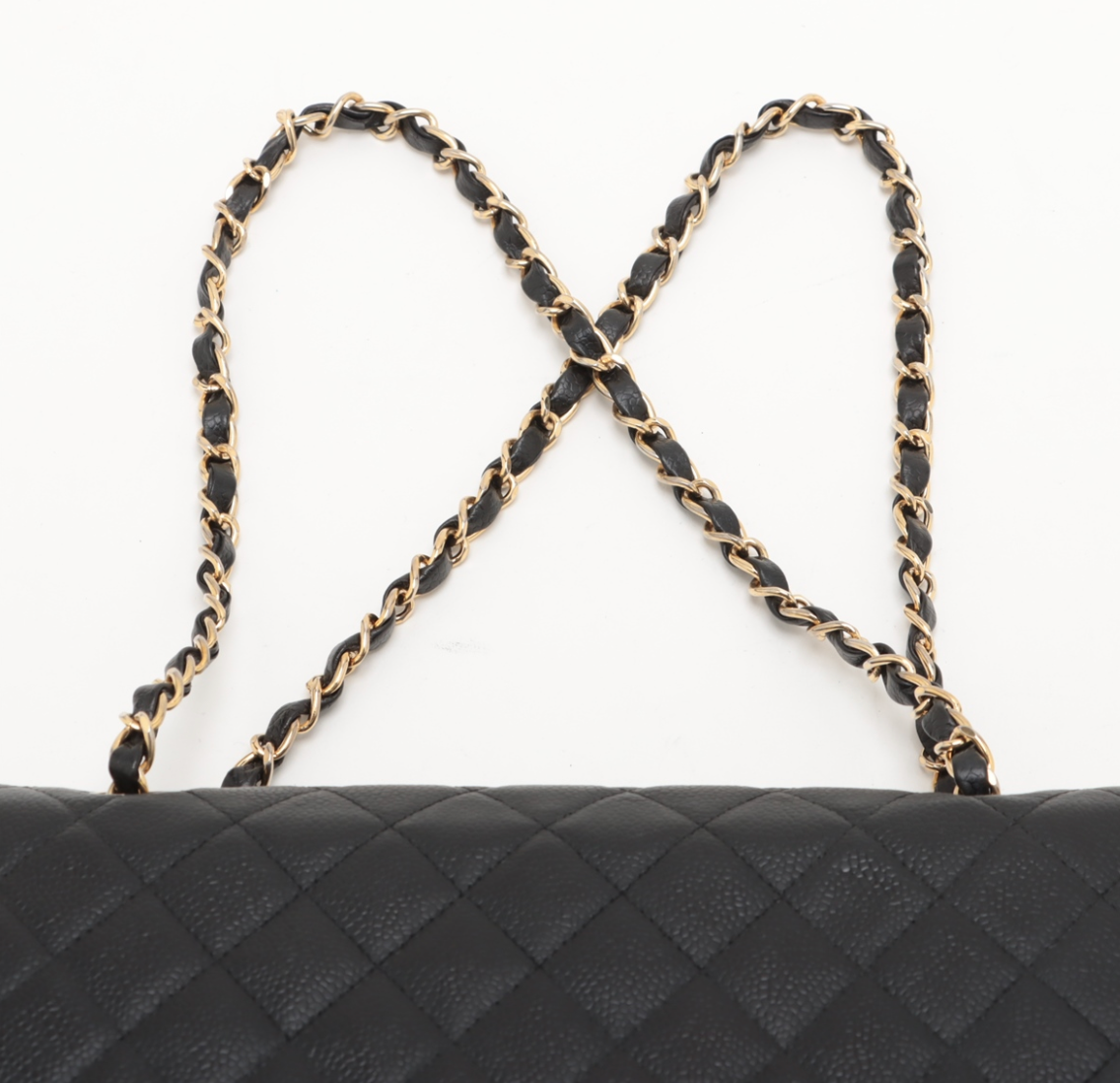 Chanel Classic Double Flap Mediano 11.12 en piel negra con hardware 24k