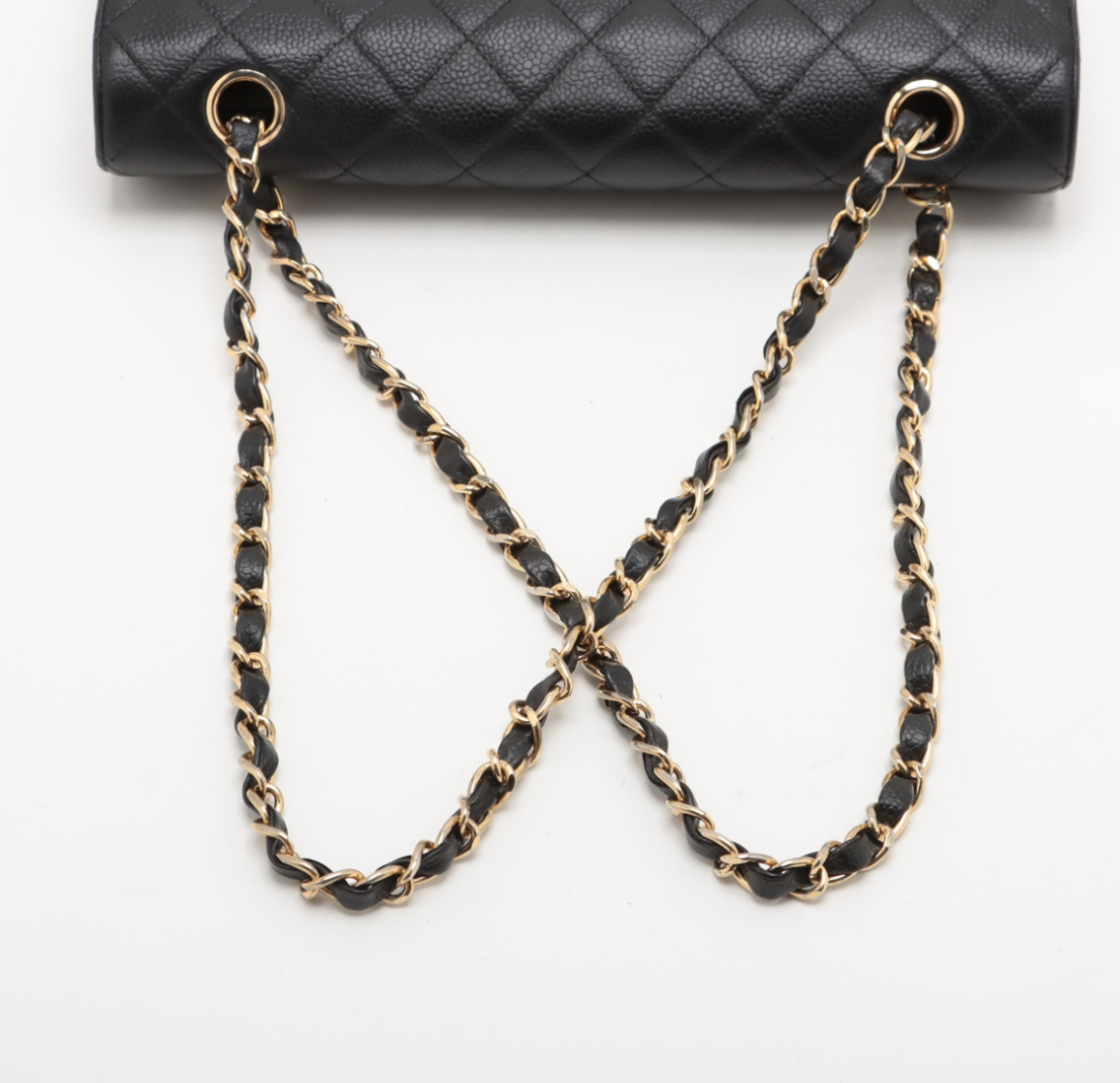 Chanel Classic Double Flap Mediano 11.12 en piel negra con hardware 24k