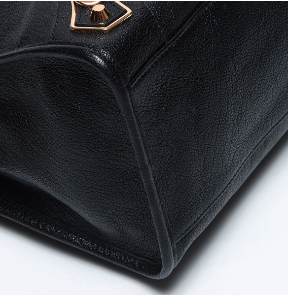 Balenciaga Classic City Mediano en negro con herrajes dorados