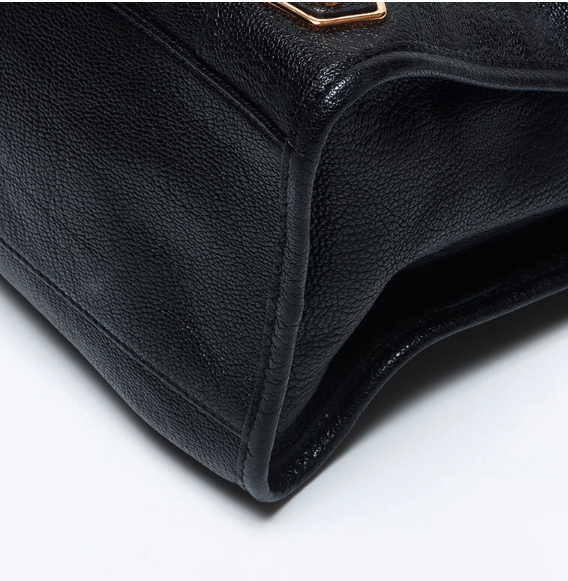 Balenciaga Classic City Mediano en negro con herrajes dorados