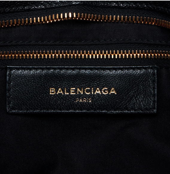 Balenciaga Classic City Mediano en negro con herrajes dorados