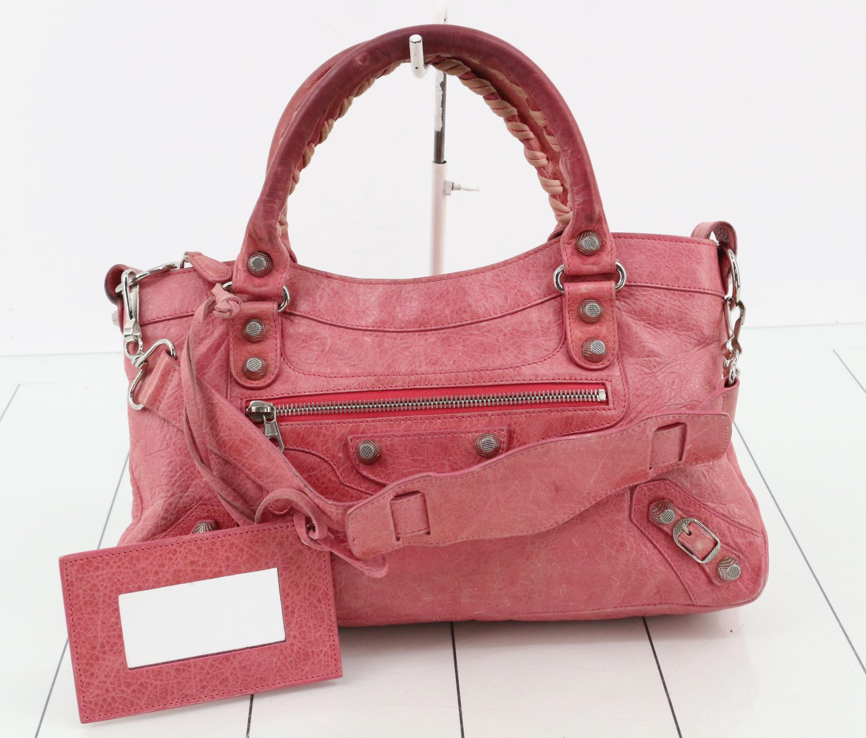 Balenciaga Classic City en cuero rosa con bandolera 2WAY