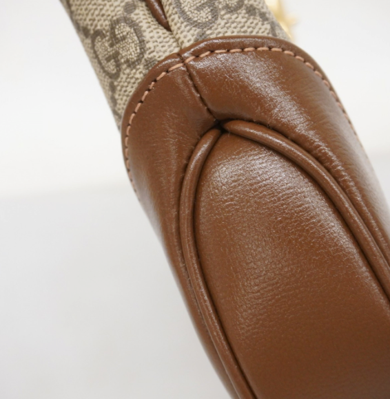 Gucci Jackie 1961 mediano marrón en canvas GG