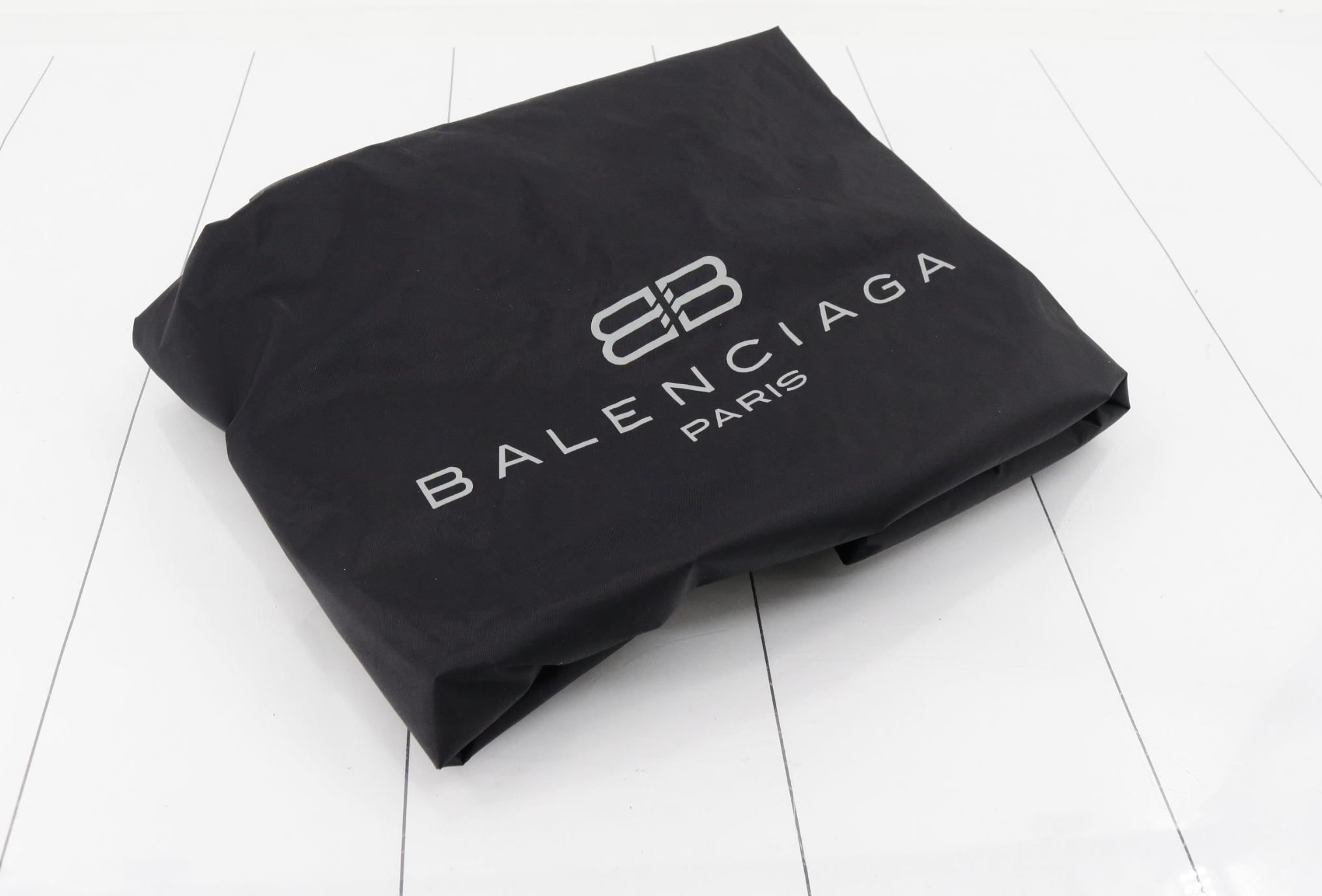Balenciaga Hobo Bag en lona monogram “BB antiguo” negra