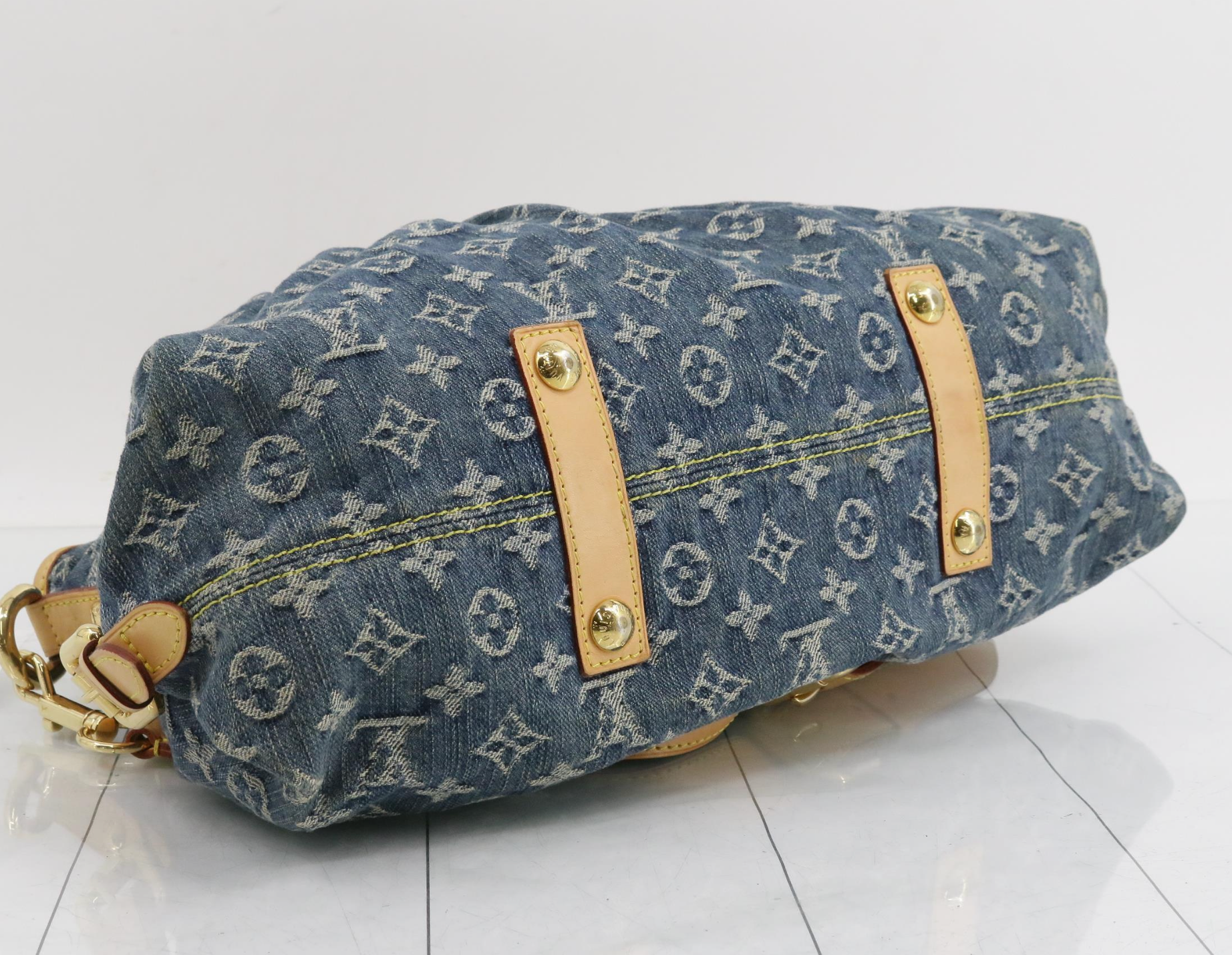Louis Vuitton Neo Kabi MM en Monogram Denim azul