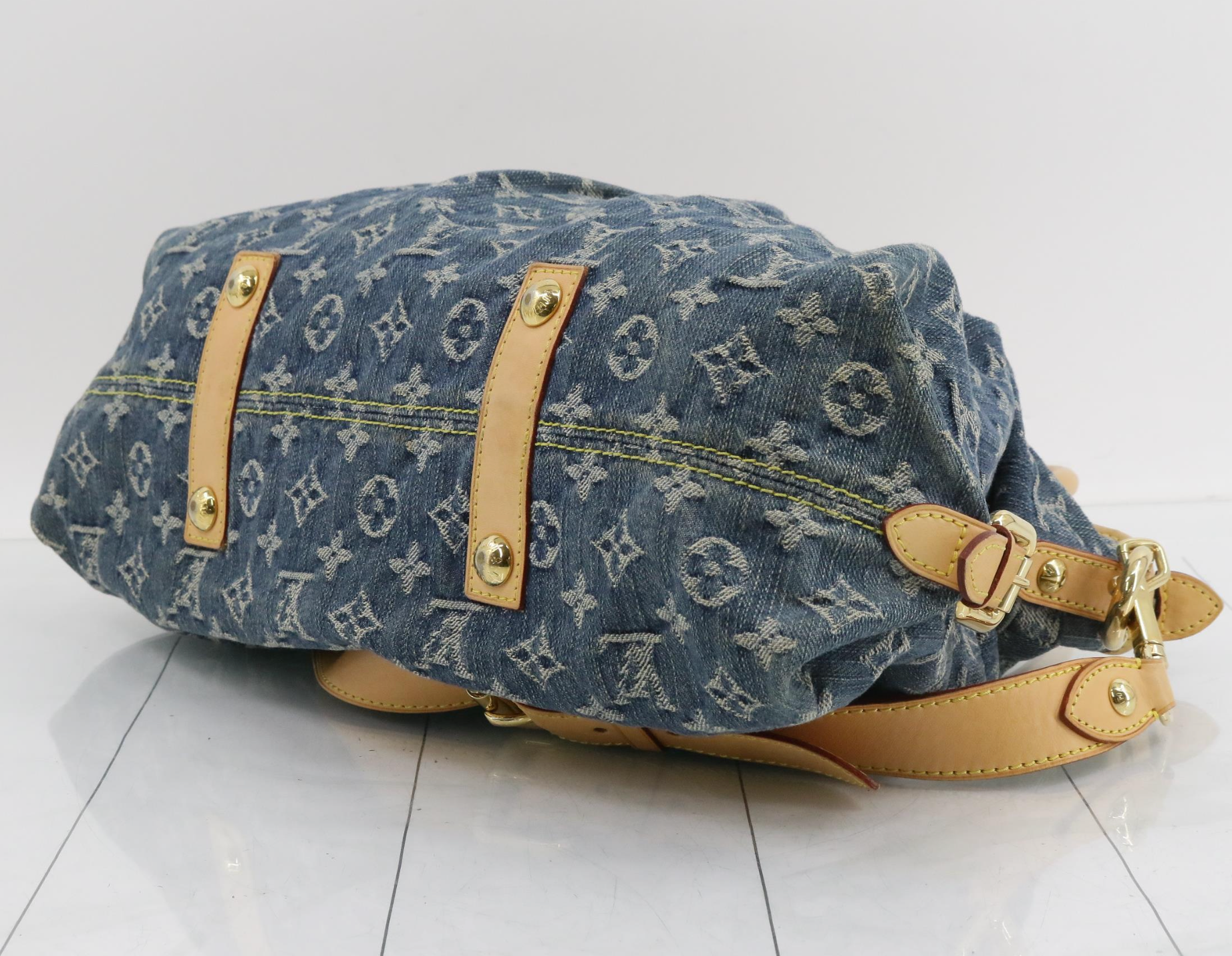 Louis Vuitton Neo Kabi MM en Monogram Denim azul
