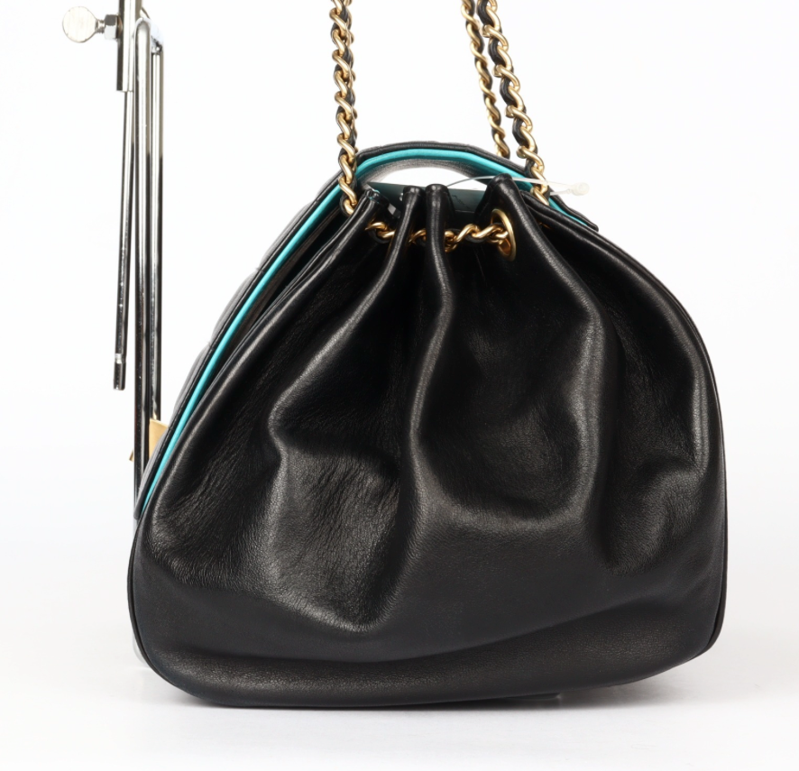 Chanel Choco Bar 2.55 Mini Chain Shoulder – Piel de Cordero Negro y Turquesa