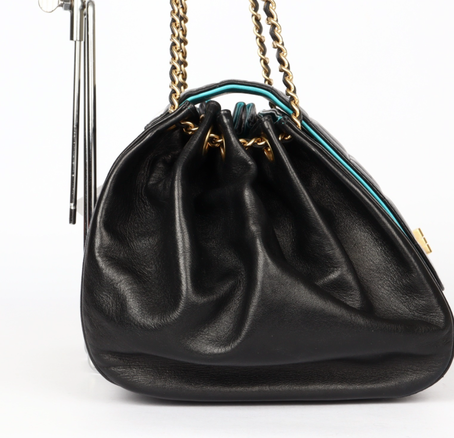 Chanel Choco Bar 2.55 Mini Chain Shoulder – Piel de Cordero Negro y Turquesa