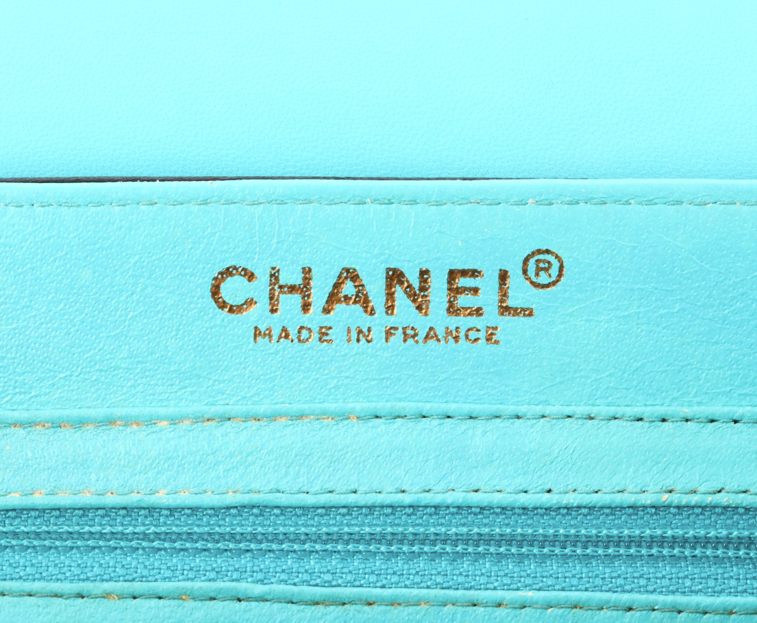 Chanel Choco Bar 2.55 Mini Chain Shoulder – Piel de Cordero Negro y Turquesa