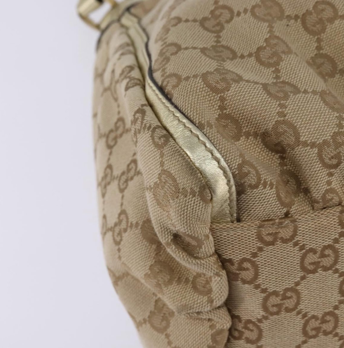 Gucci D-Ring Tote Bag – Monograma beige con piel dorada