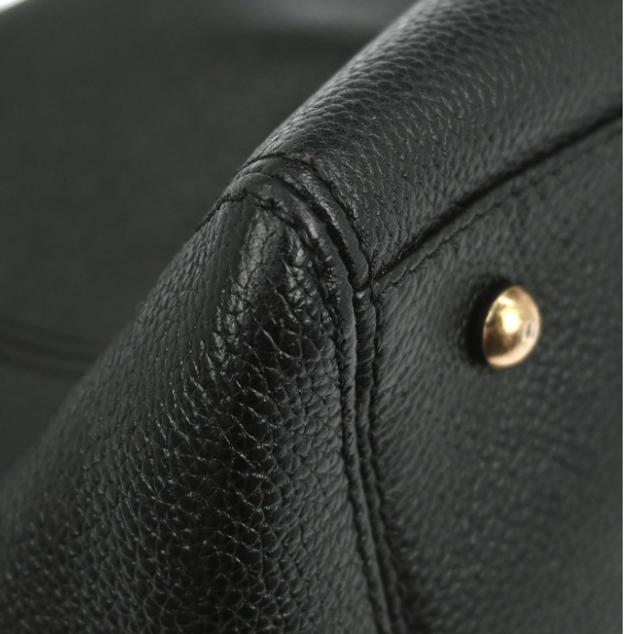 Chanel Cerf Executive Tote – Piel Caviar negra