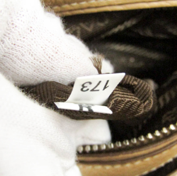 Prada Tote Bag – Piel Beige con Bandolera