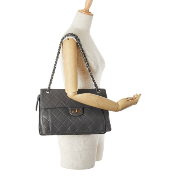 Chanel 2.55 Reissue Flap Bag – Piel gris metalizada