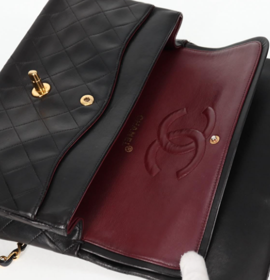 Chanel Timeless Doble Flap 25 cm en piel de cordero negra