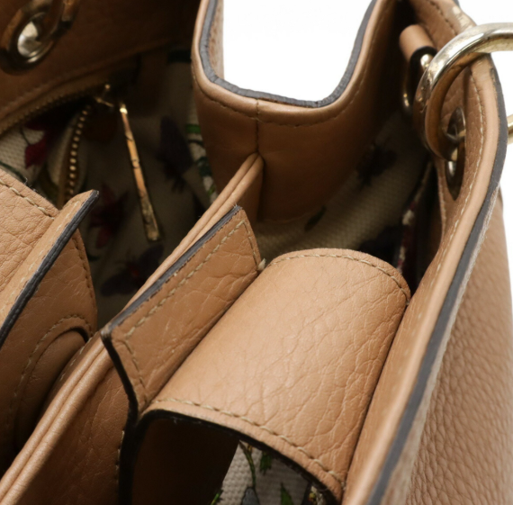 Bolso Bamboo pequeño en piel camel con interior floral