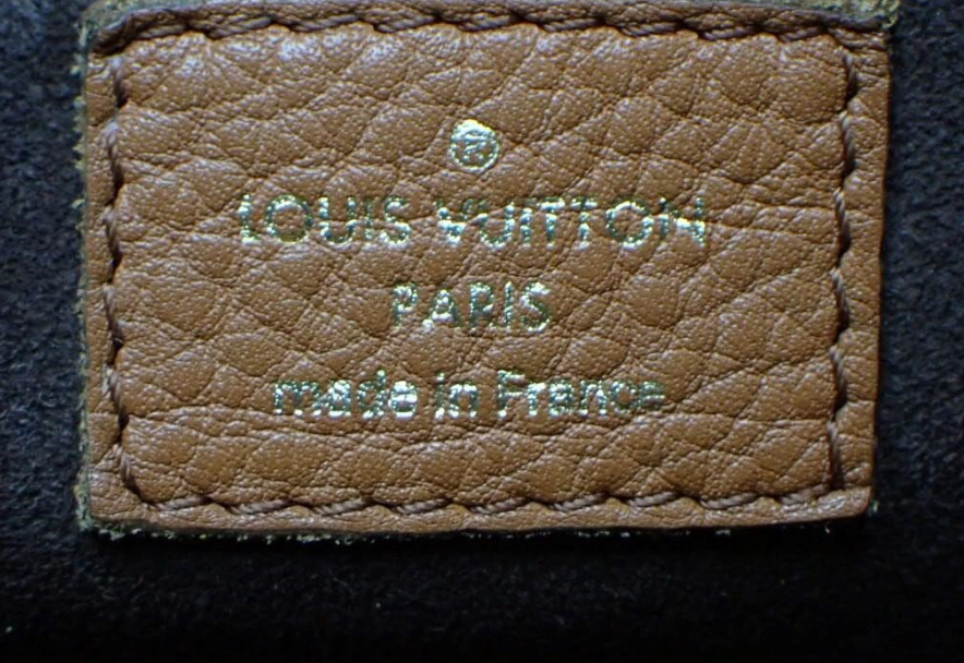 Louis Vuitton Mahina Lunar PM en piel perforada color Marrón