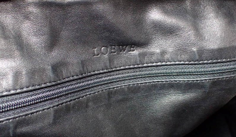 Loewe Amazona 44 ante negro con cristales Swarovski