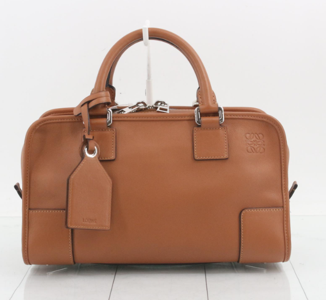 Loewe Amazona 30 Piel Camel con bandolera – Colección Clásica