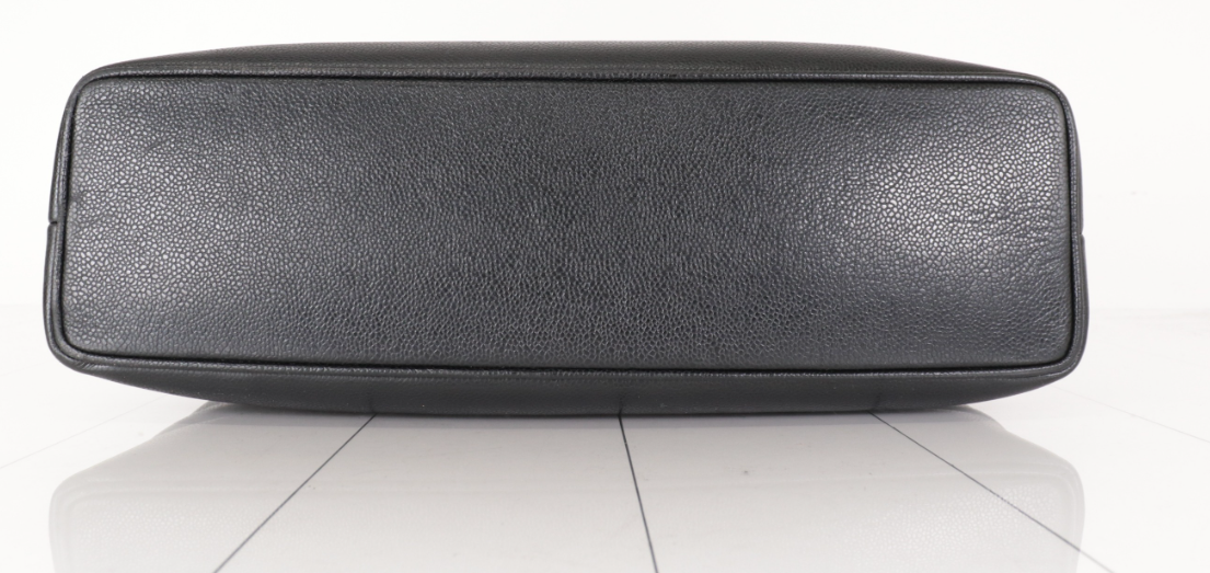 Chanel Caviar Tote Vintage | Logo Grande Turn Lock · Serie 2