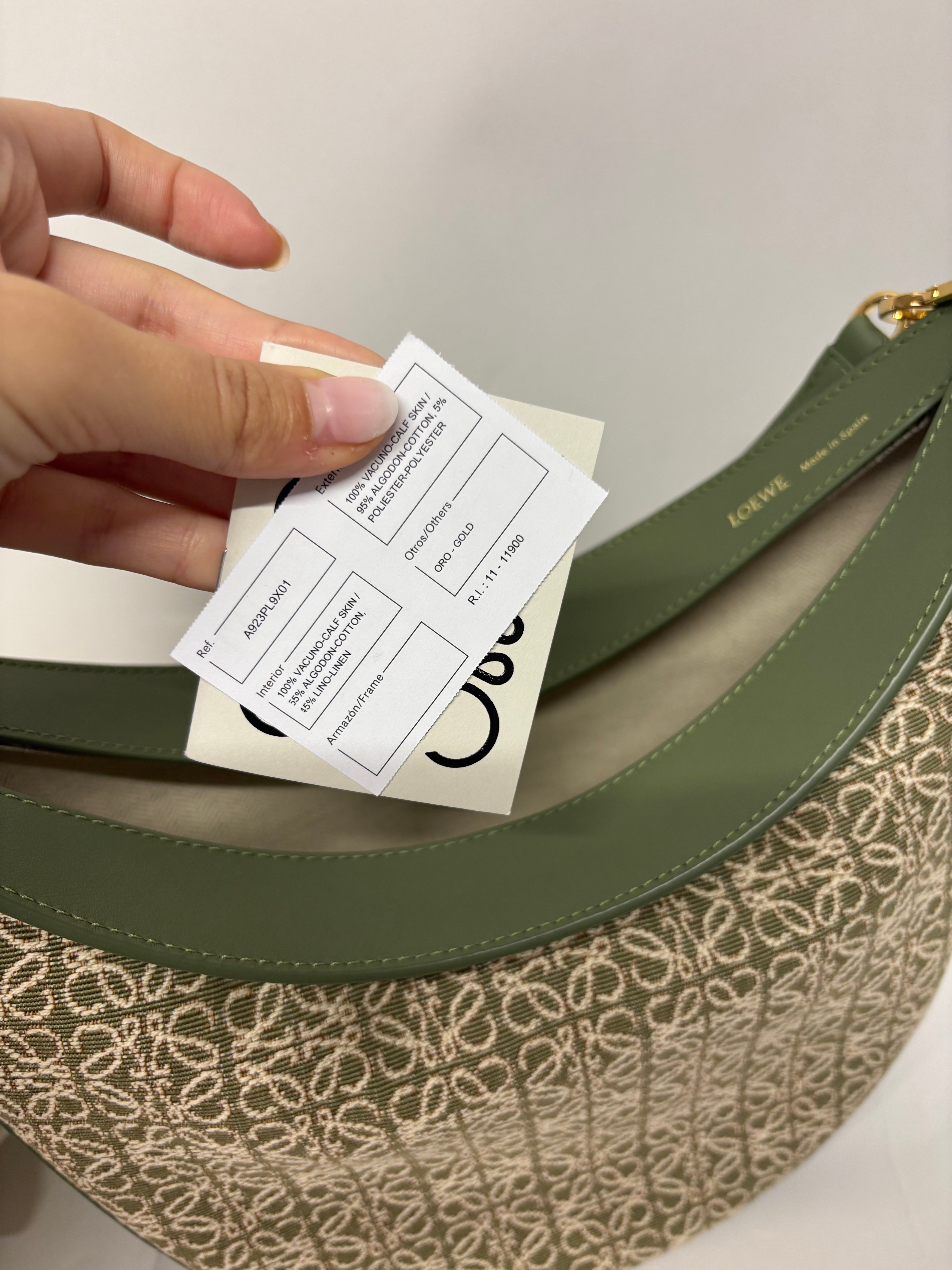Loewe Luna Hobo Verde Anagrama