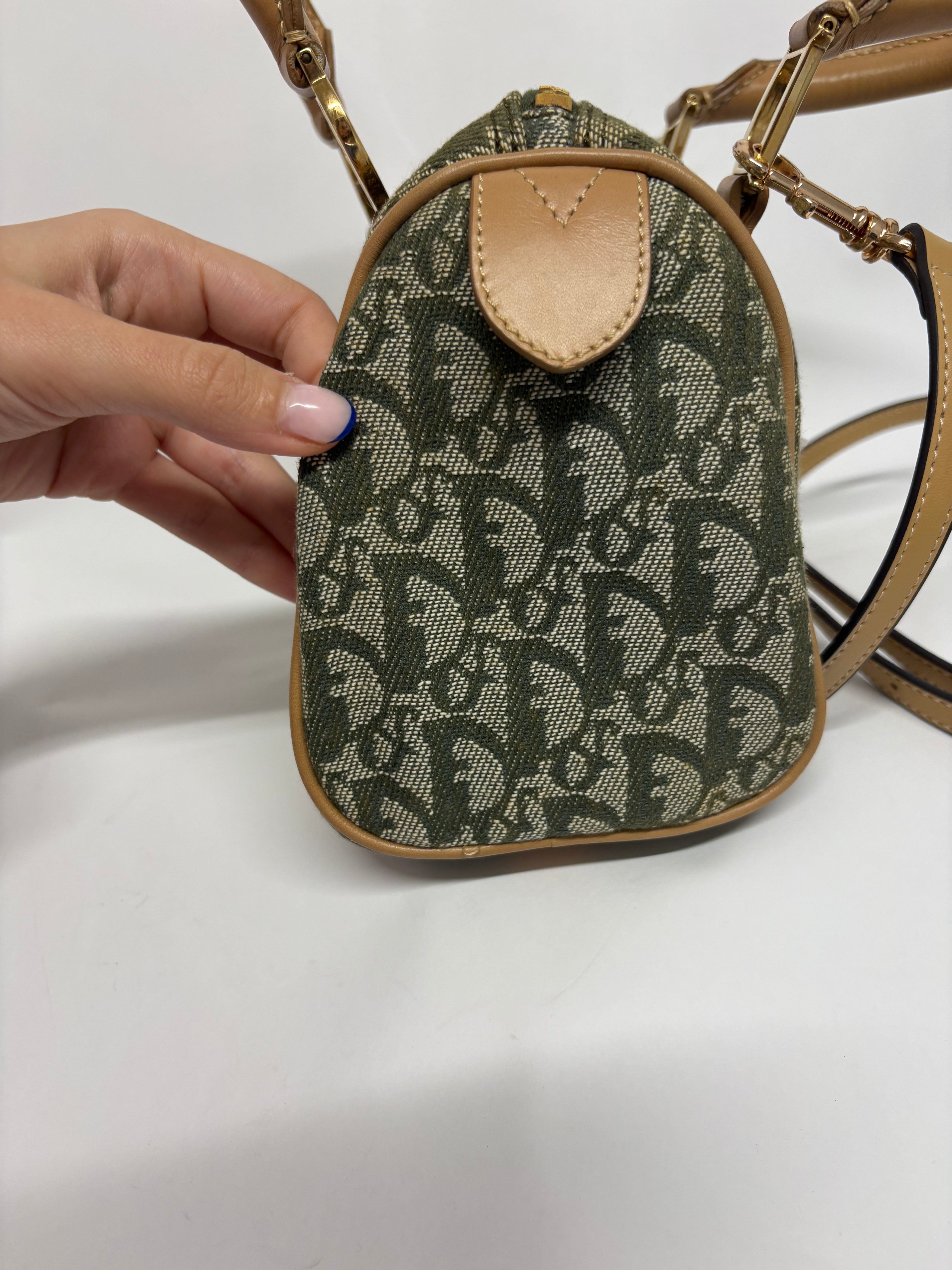 Christian Dior mini Trotter Boston Bag verde y beige con bandolera extra