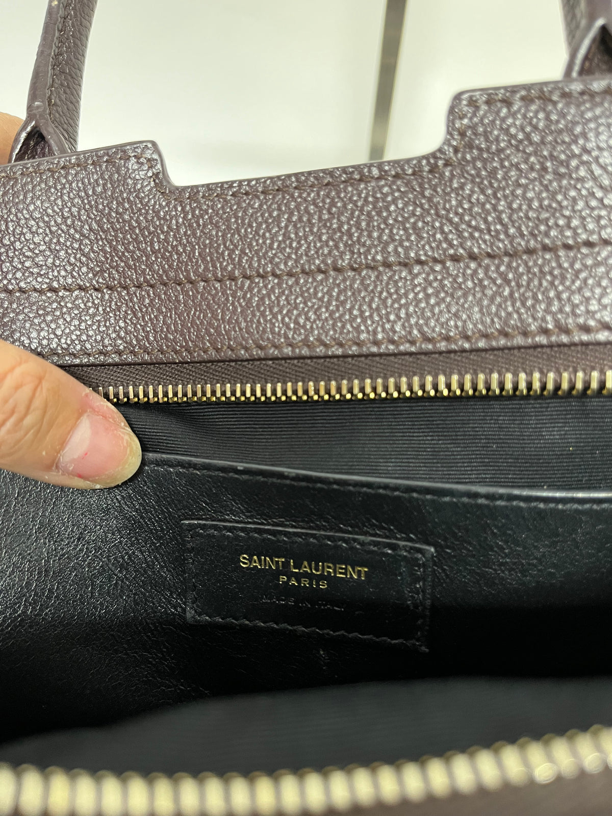 Saint Laurent Cabas 2Way Piel Marrón berenjena con Bandolera
