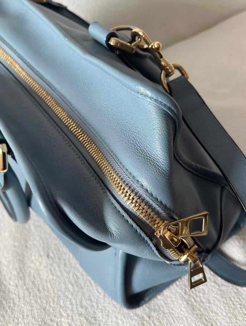 Loewe amazona 28 azul con bandolera