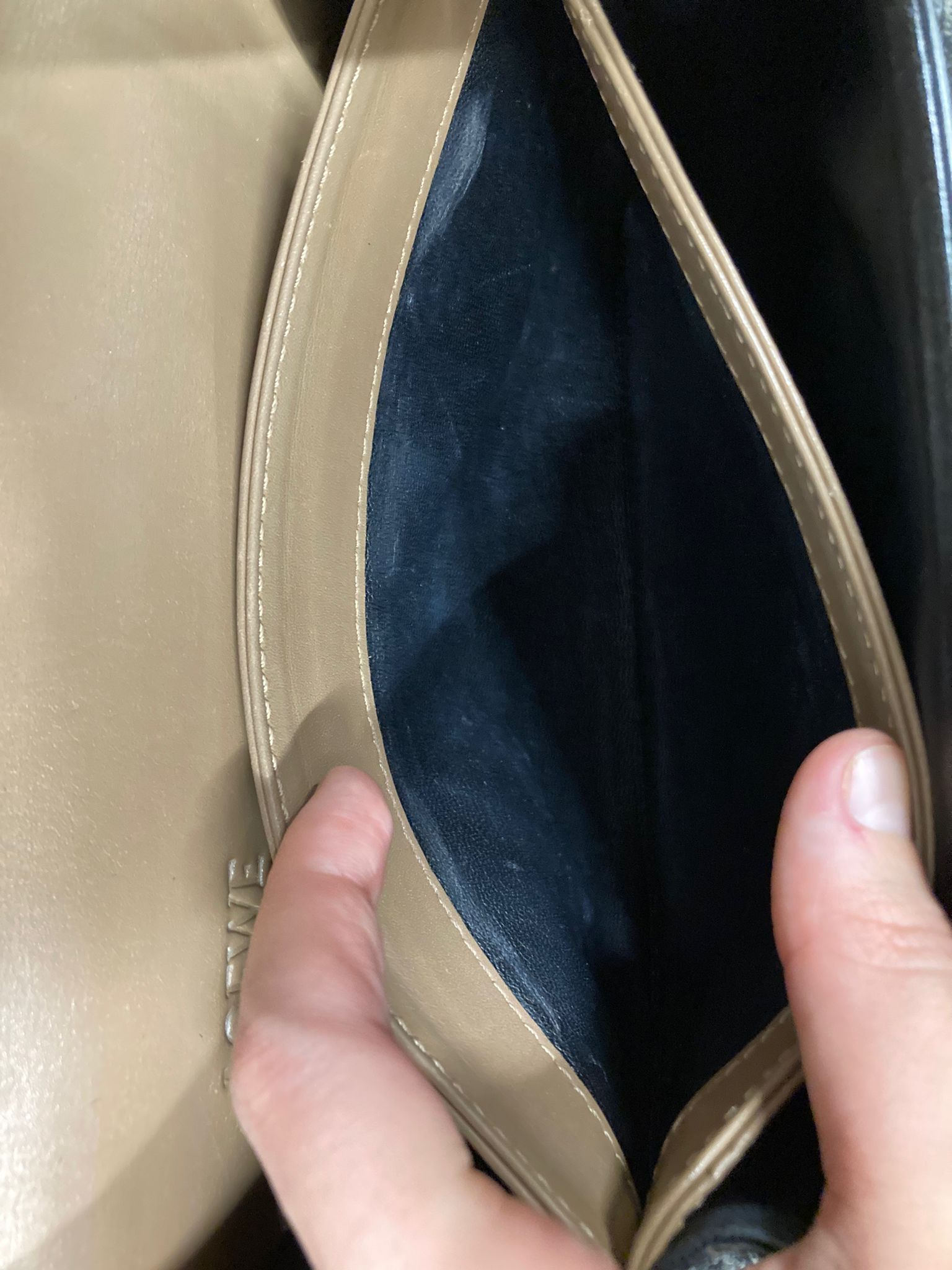 Loewe Barcelona bandolera beige