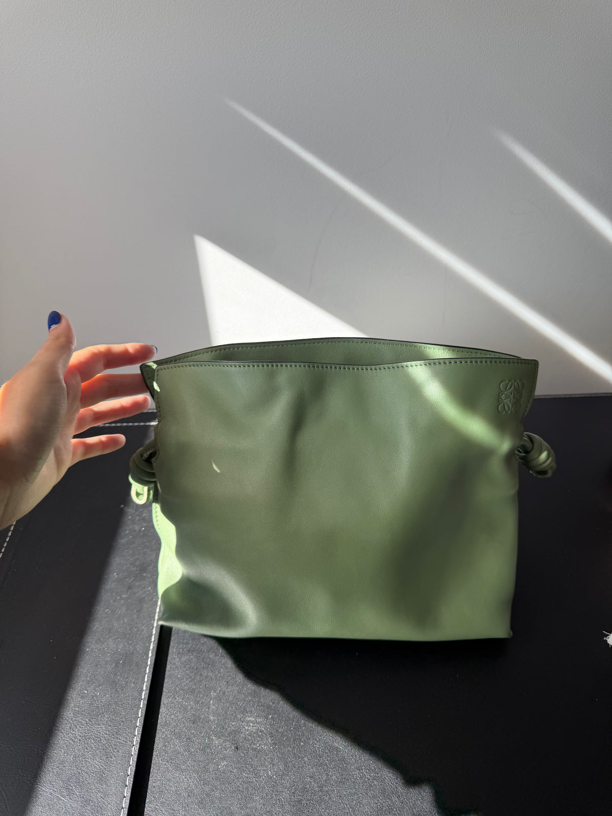 Loewe Flamenco Knot Clutch Mini Piel Nappa Verde Claro