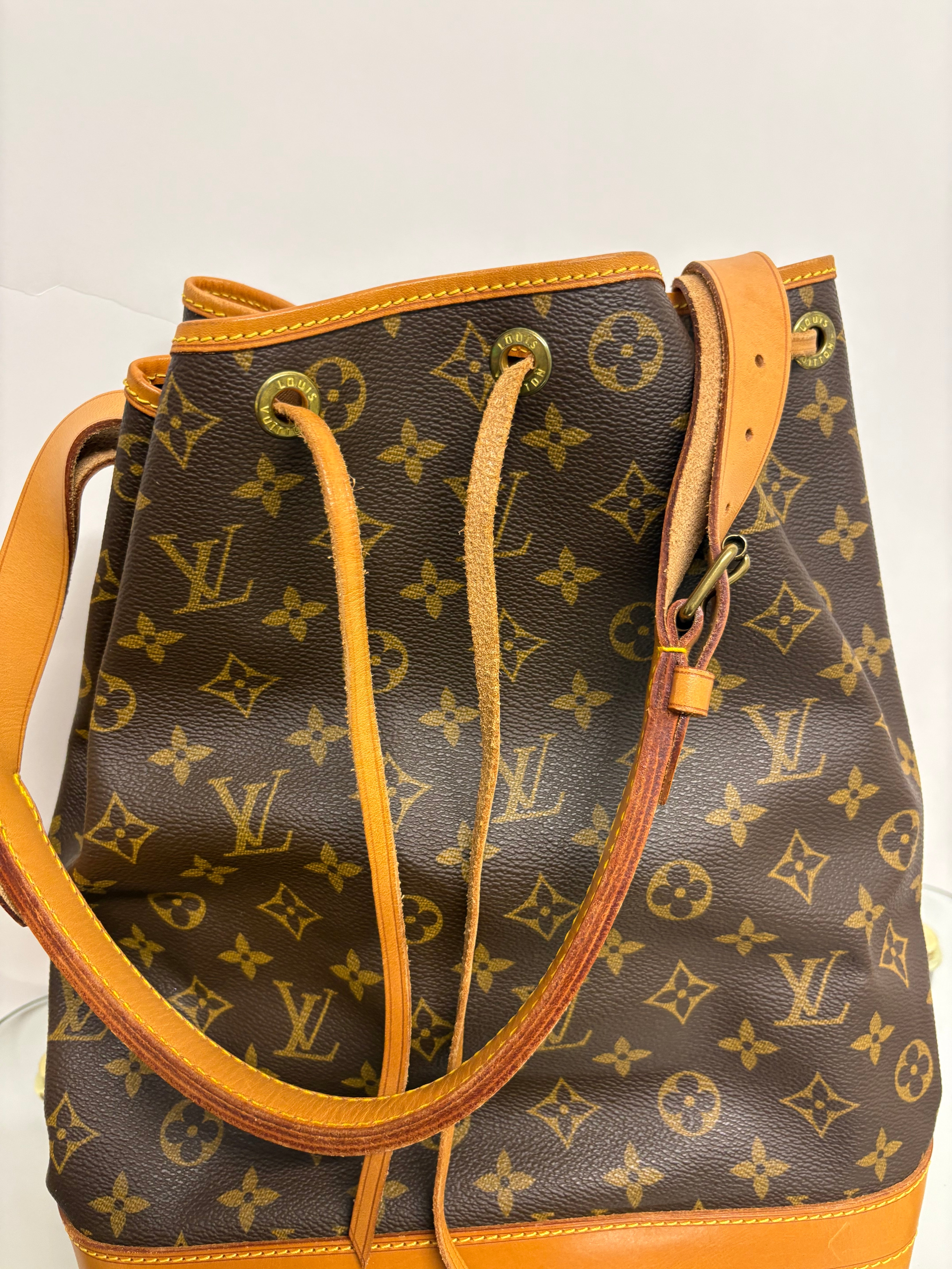 Louis Vuitton Noè clásico vintage canvas monogram