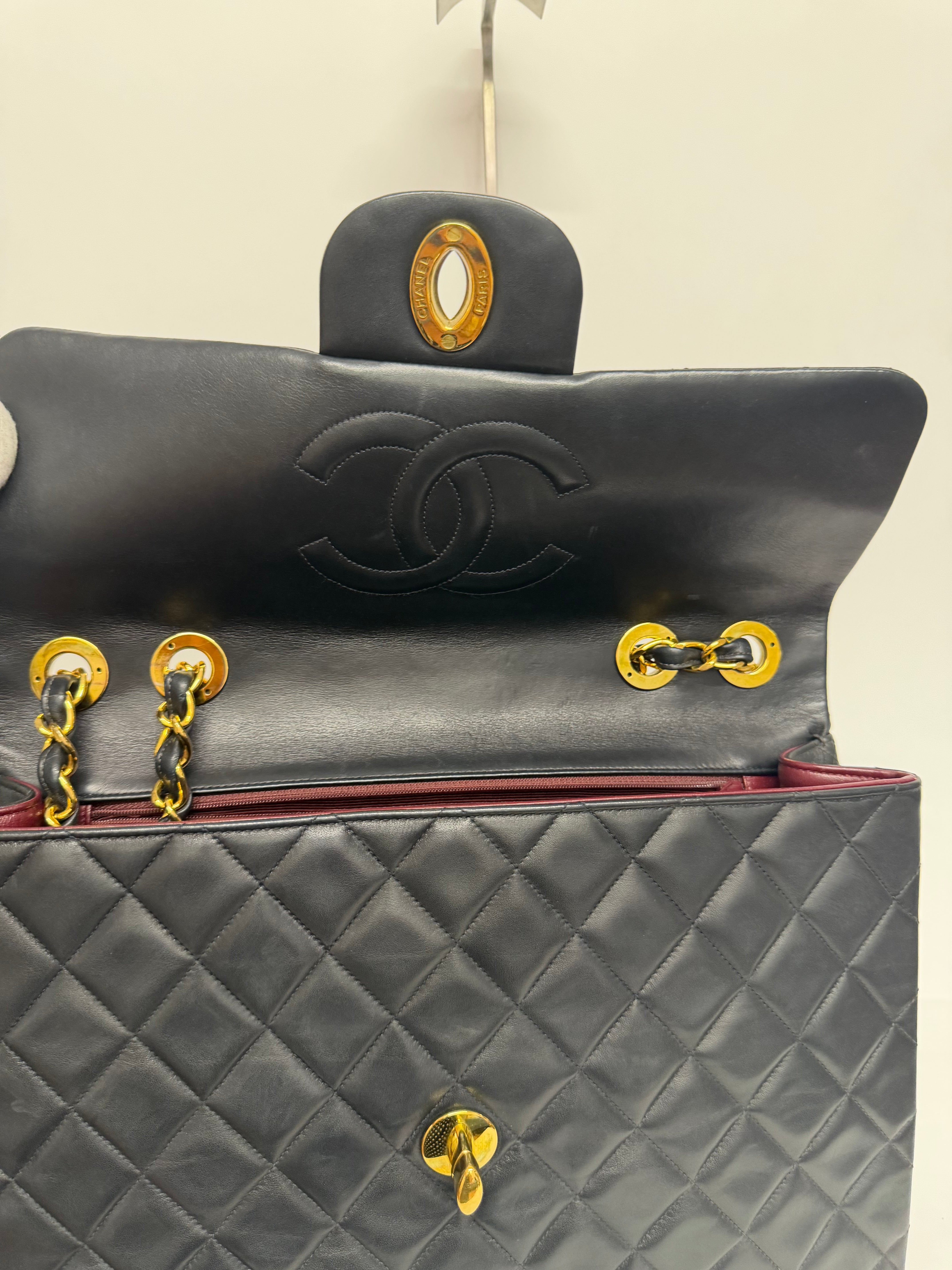 Chanel Maxi Jumbo Single Flap Lambskin Negro GHW