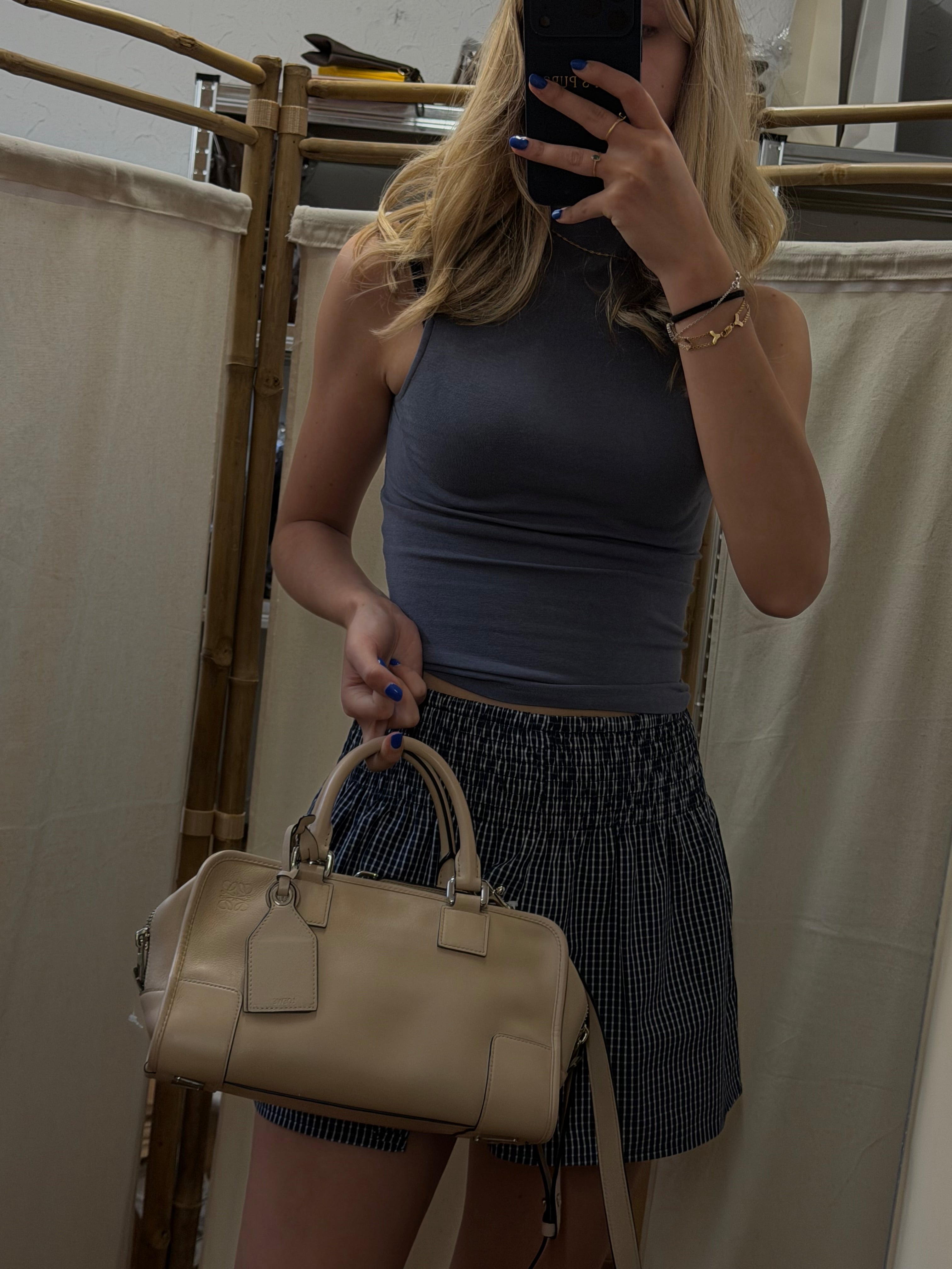 Loewe Amazona 28 beige arena con bandolera