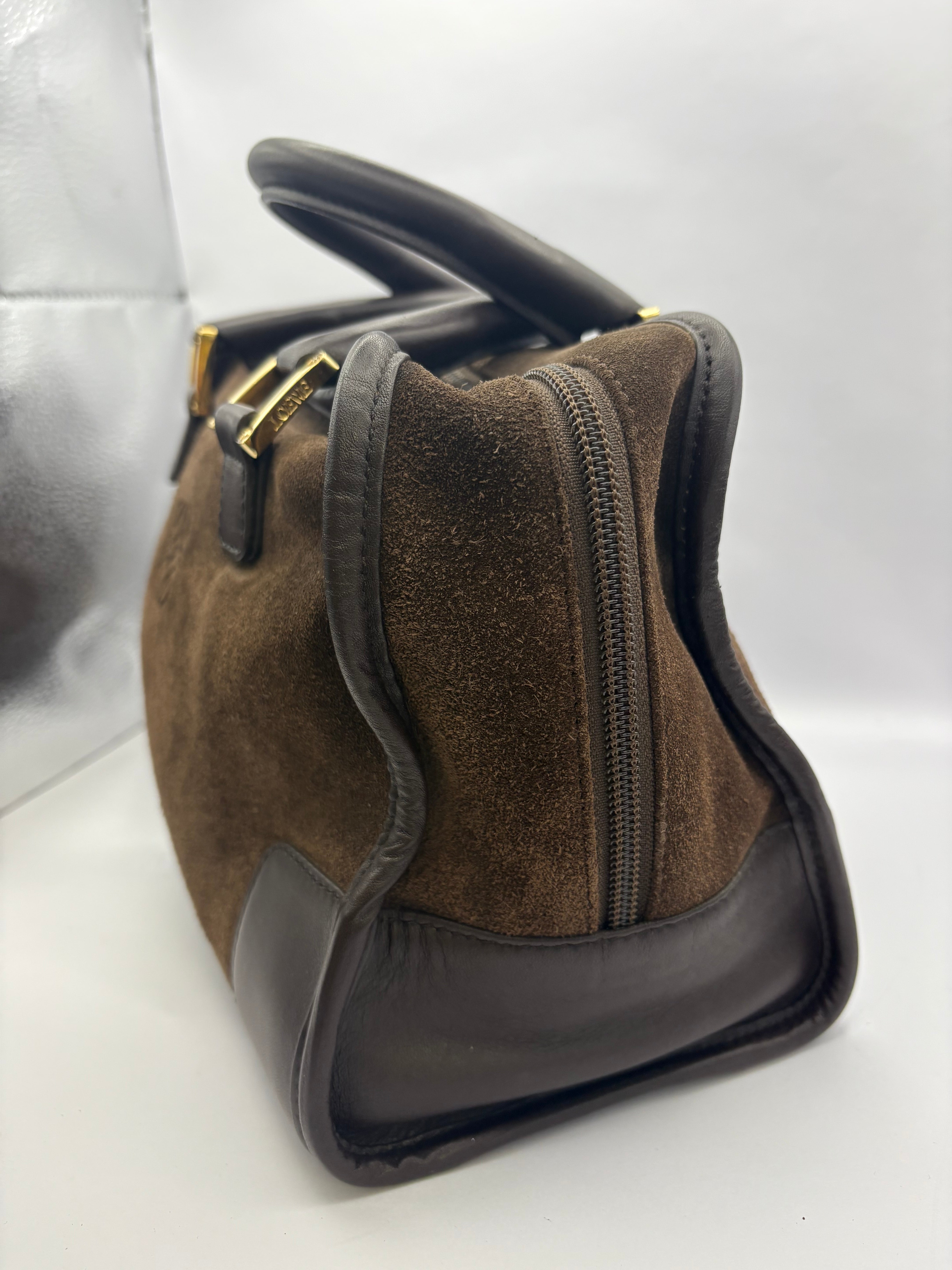 LOEWE Amazona 28 – Ante Marrón & Piel Chocolate