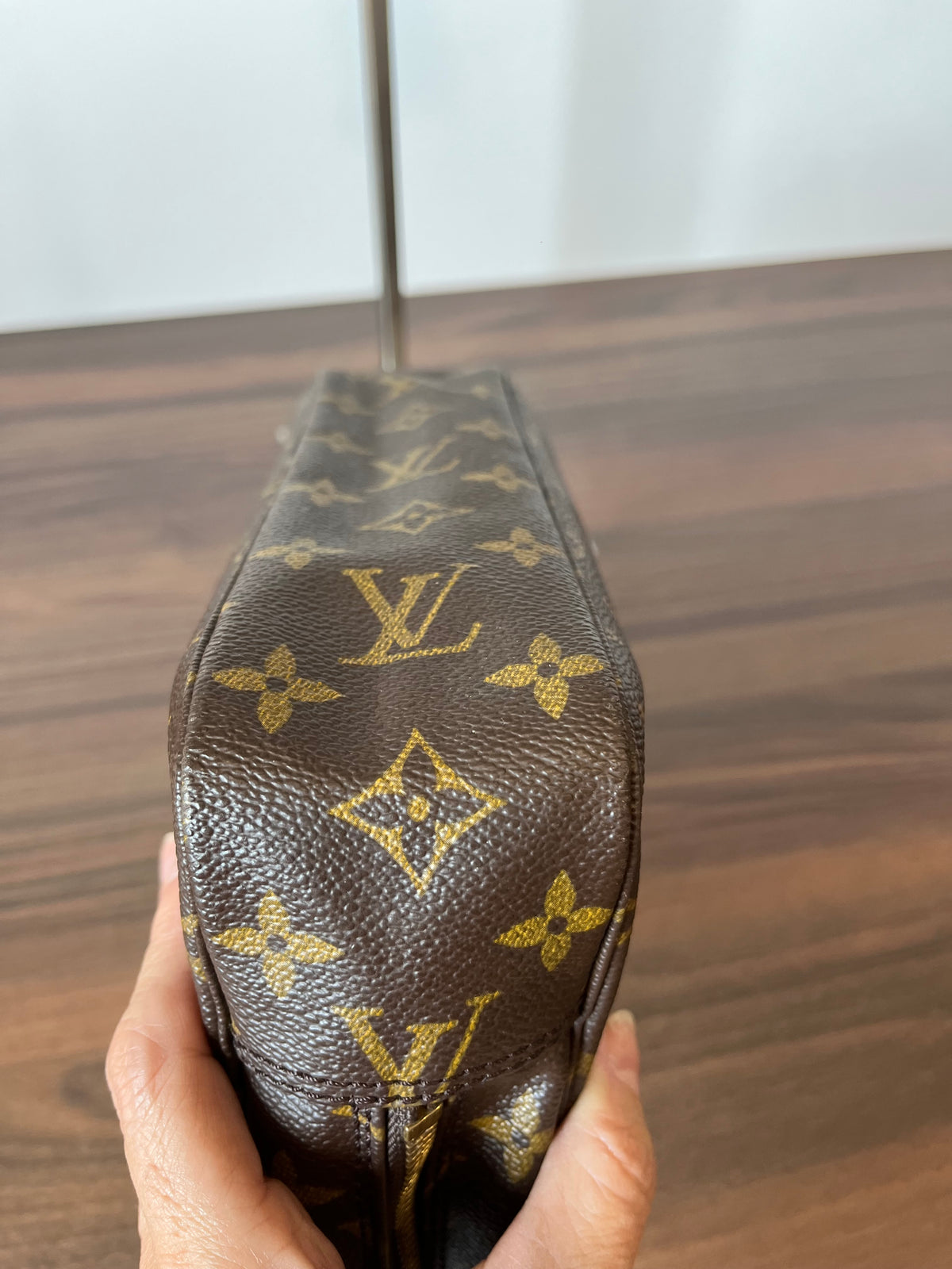 Louis Vuitton Trousse Toilette 23 Lona Monogram