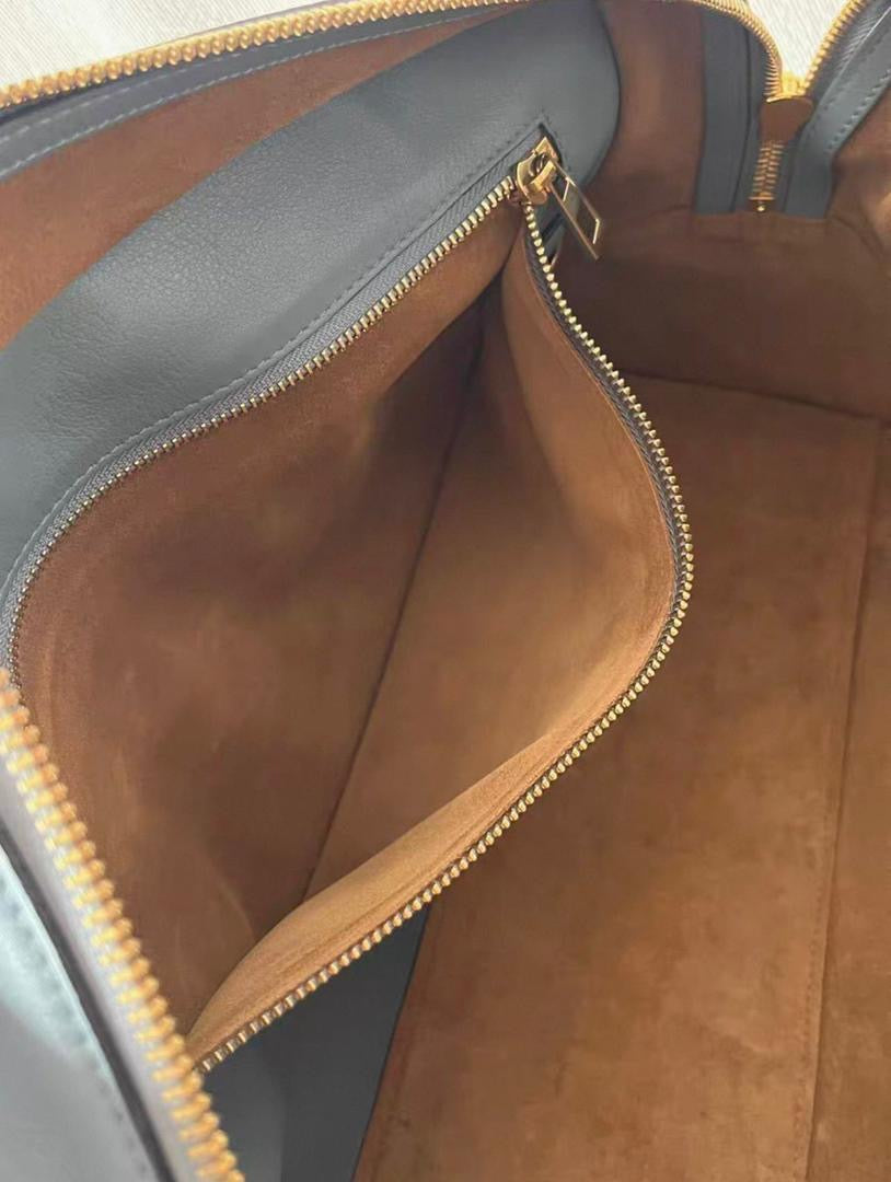 Loewe amazona 28 azul con bandolera