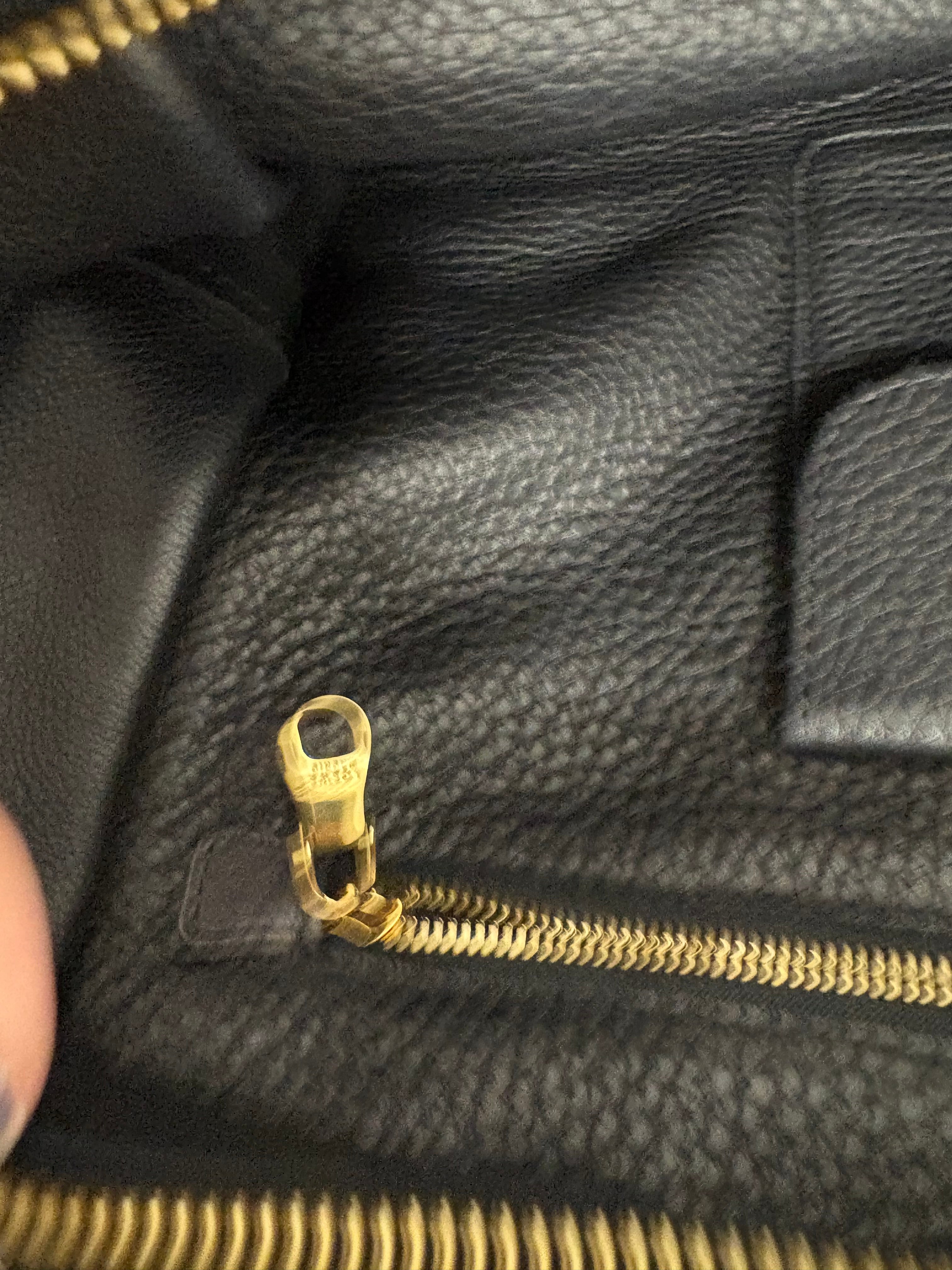 Loewe amazona 35 negro piel ante y piel lisa