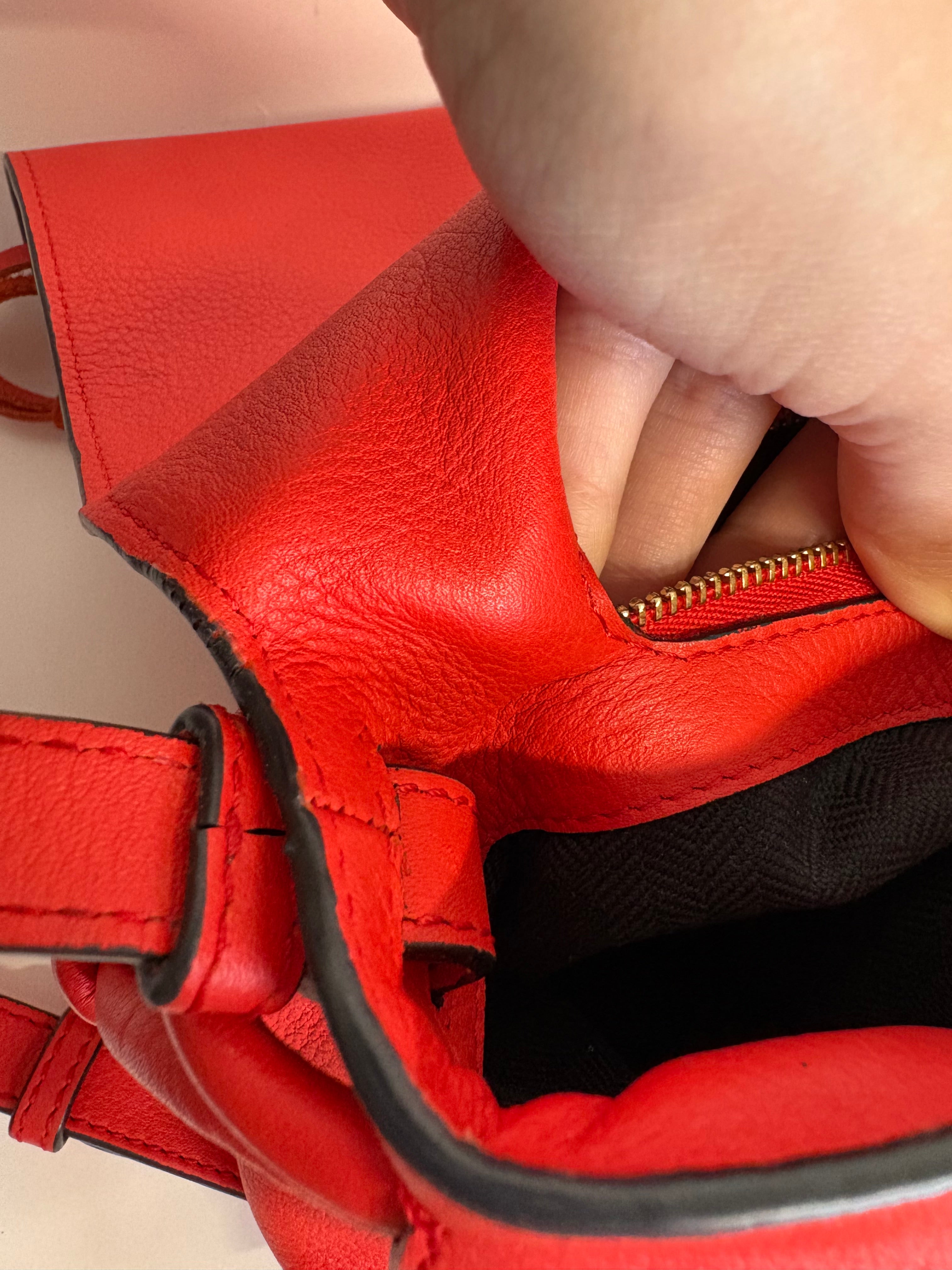 Loewe Flamenco Knot Bolso bandolera piel roja