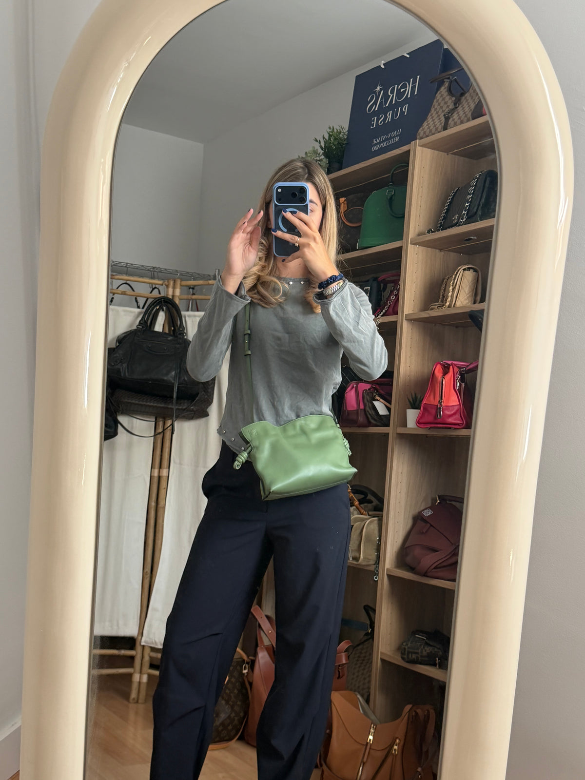 Loewe Flamenco Knot Clutch Mini Piel Nappa Verde Claro