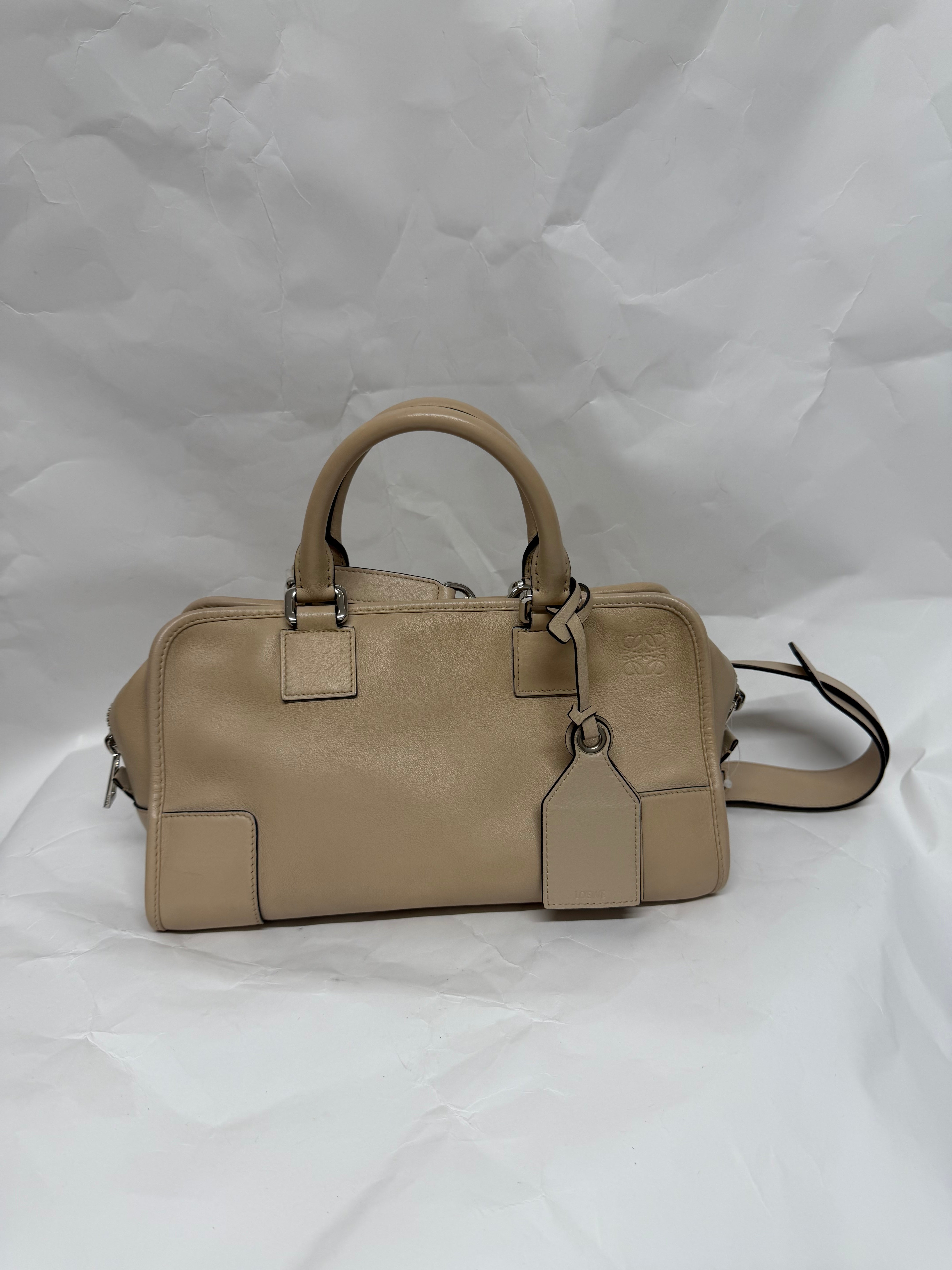 Loewe Amazona 28 beige arena con bandolera