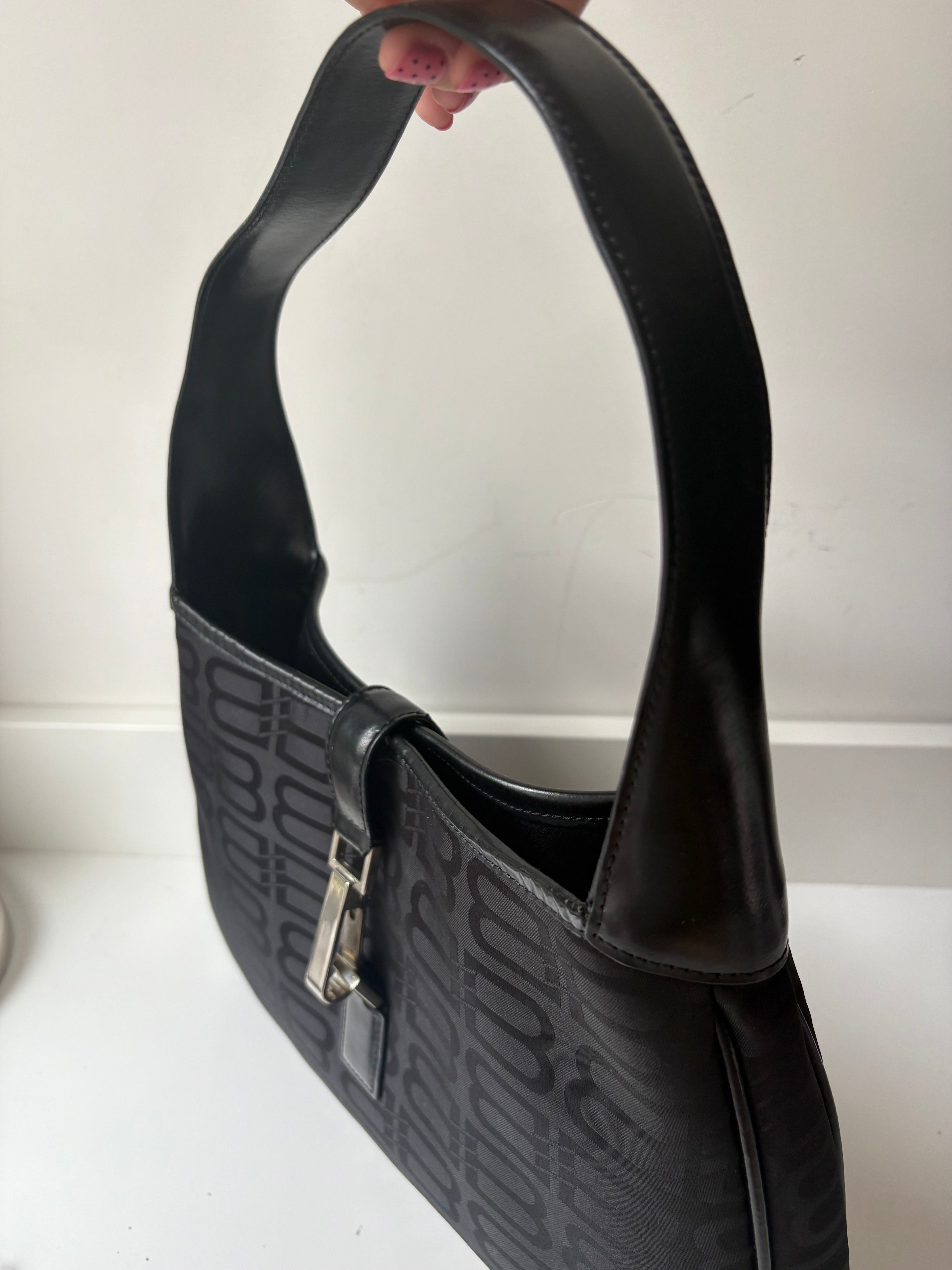 Balenciaga Hobo Bag en lona monogram “BB antiguo” negra