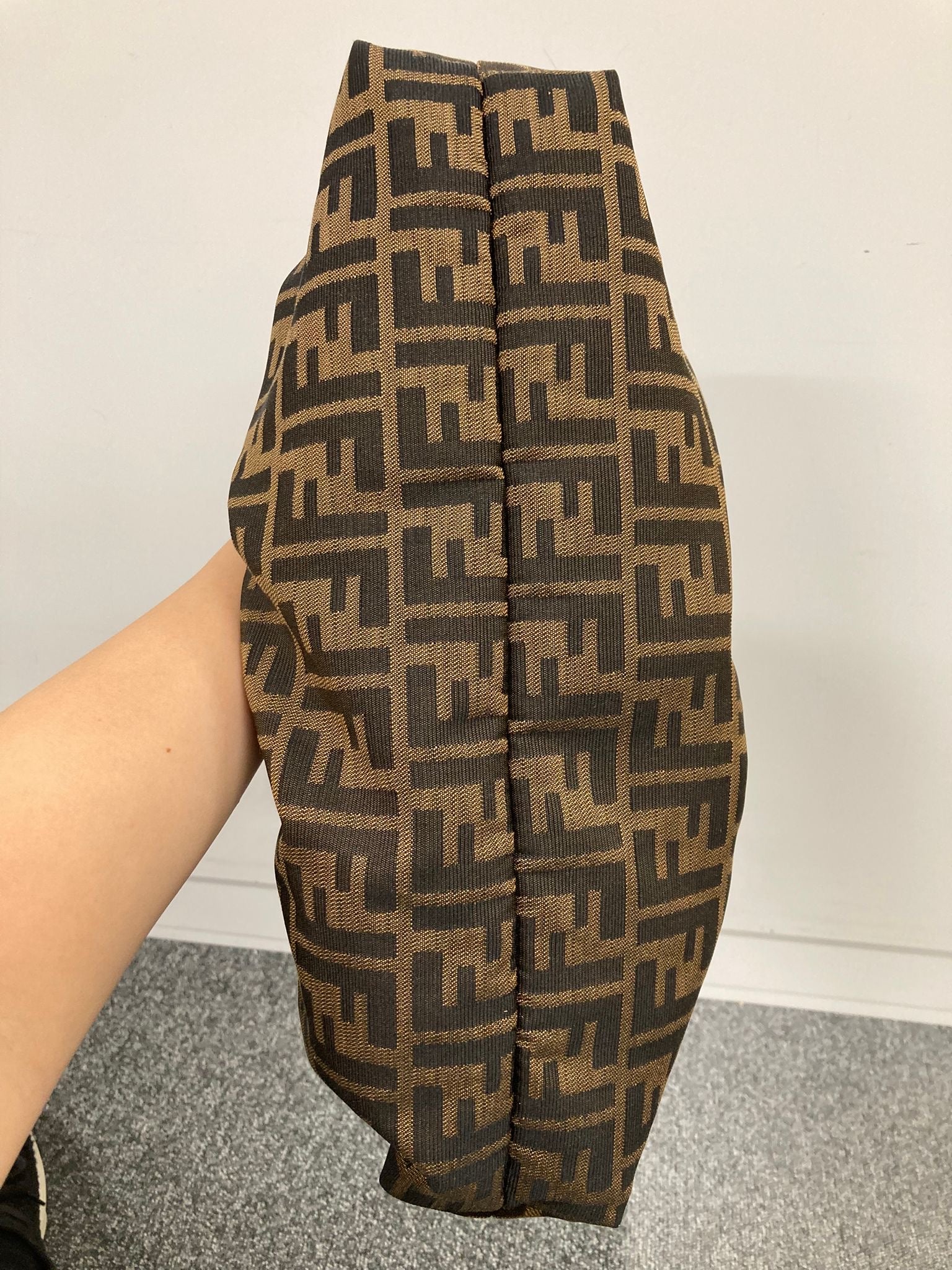 Fendi Zucchino Hobo Bag con Asa en Piel Roja