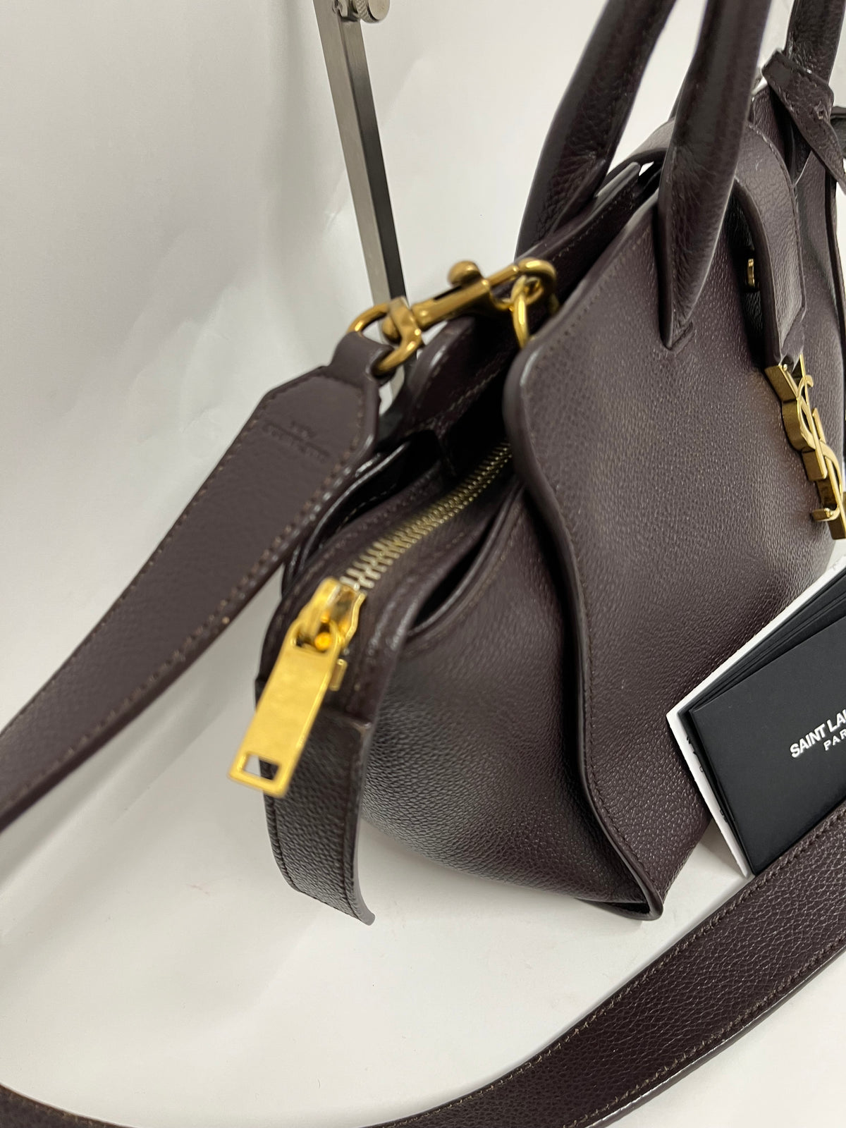 Saint Laurent Cabas 2Way Piel Marrón berenjena con Bandolera